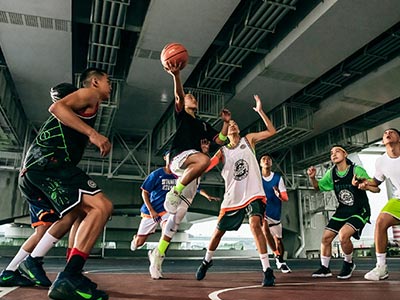 🏀夏联-国王首节仅4分不敌绿军冈萨雷斯24+10+5塞纳克10+12